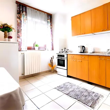 Melanie Apartman *